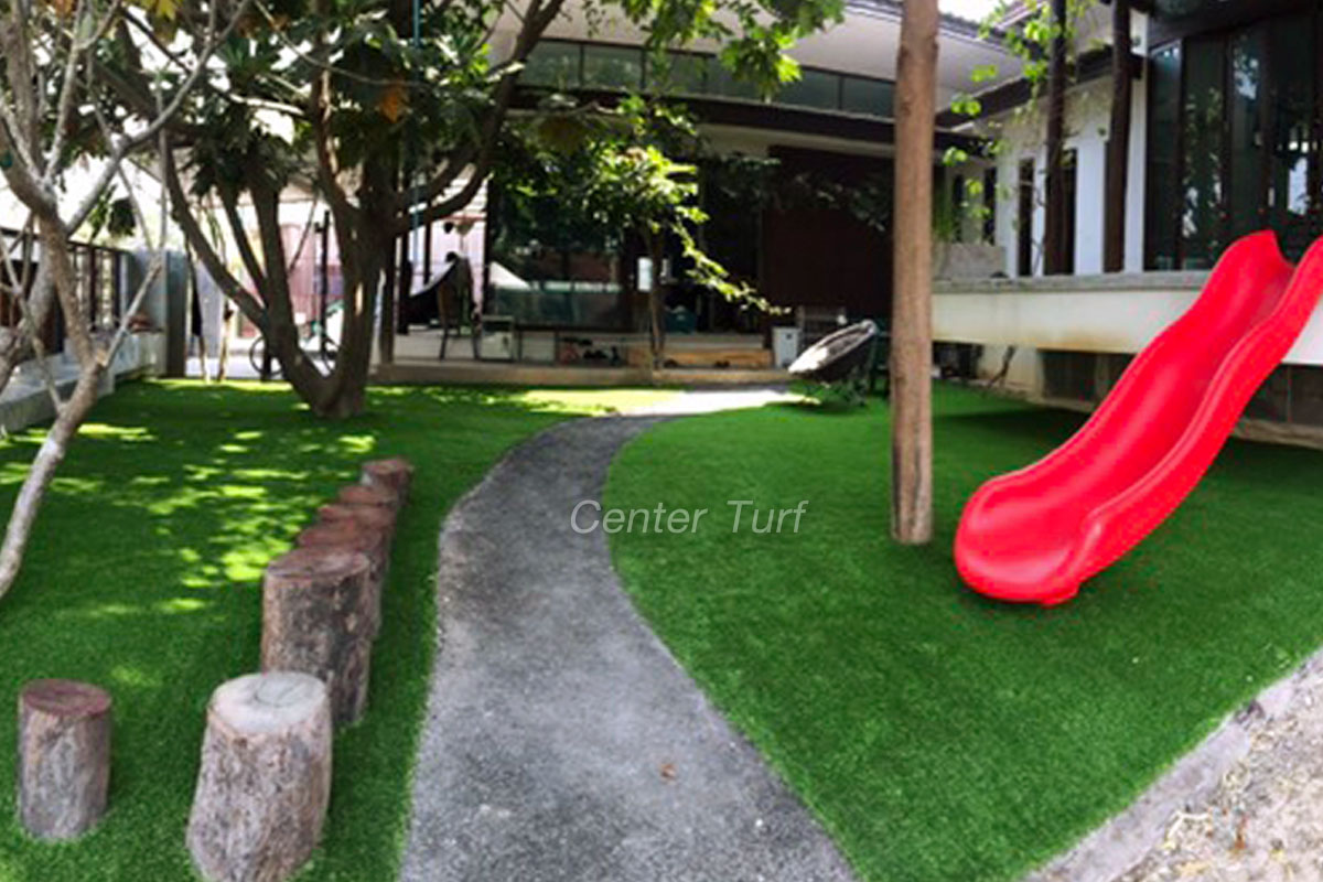 ติดตั้งหญ้าเทียมสนามเด็กเล่น สันทราย จ.เชียงใหม่