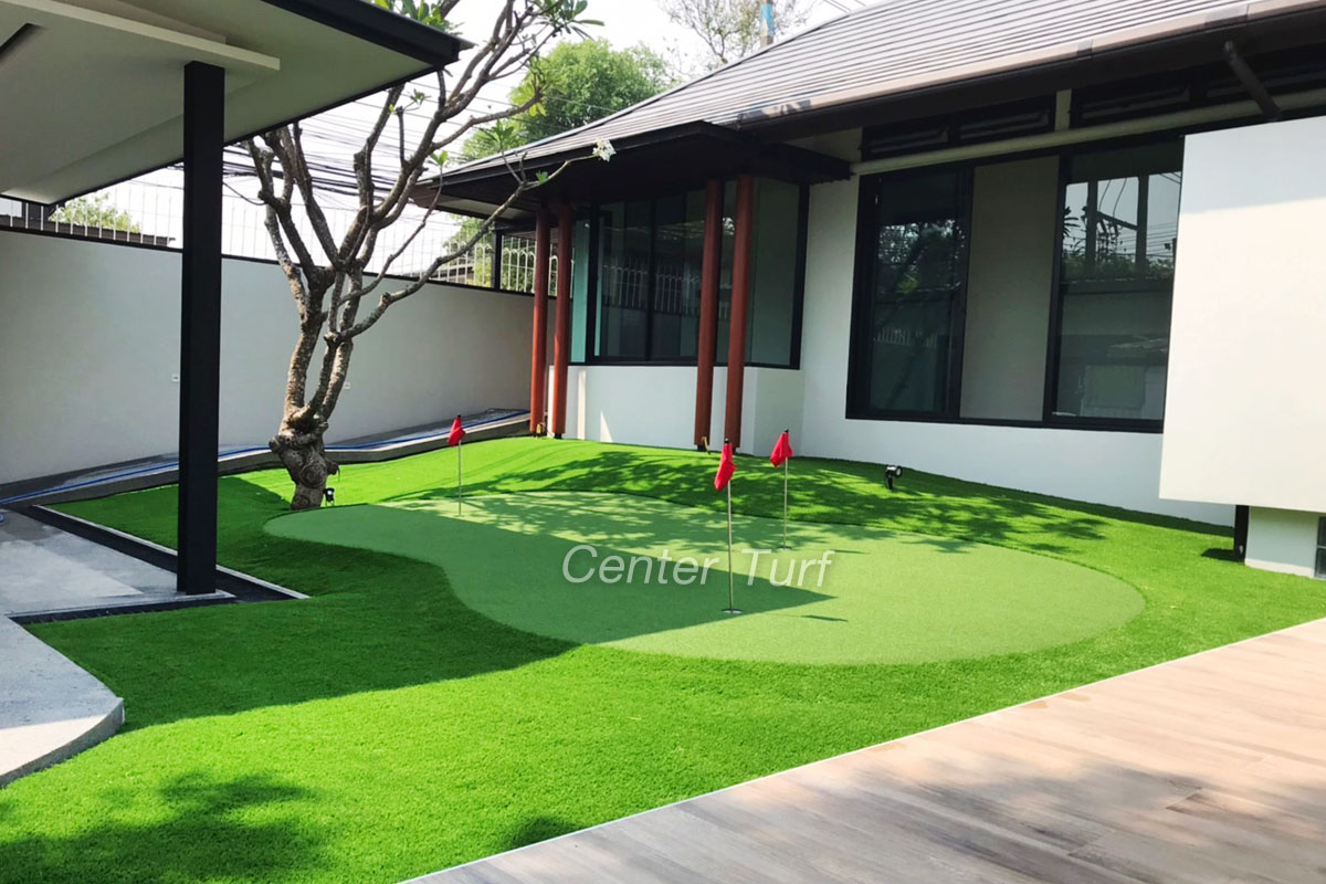 สถานการณ์ Covid-19 จะเป็นอย่างไรต่อ... ความรับผิดชอบต่อสังคมก็ต้องมี ชวนนักกอล์ฟทุกท่าน #อยู่บ้านหยุดเชื้อเพื่อชาติป้องกันการแพร่ระบาด หมั่นออกกำลังกายอย่างสม่ำเสมอโดยการฝึกซ้อมพัตต์กอล์ฟอยู่บ้าน #หญ้าเทียมเซ็นต์เตอร์เทิร์ฟช่วยได้