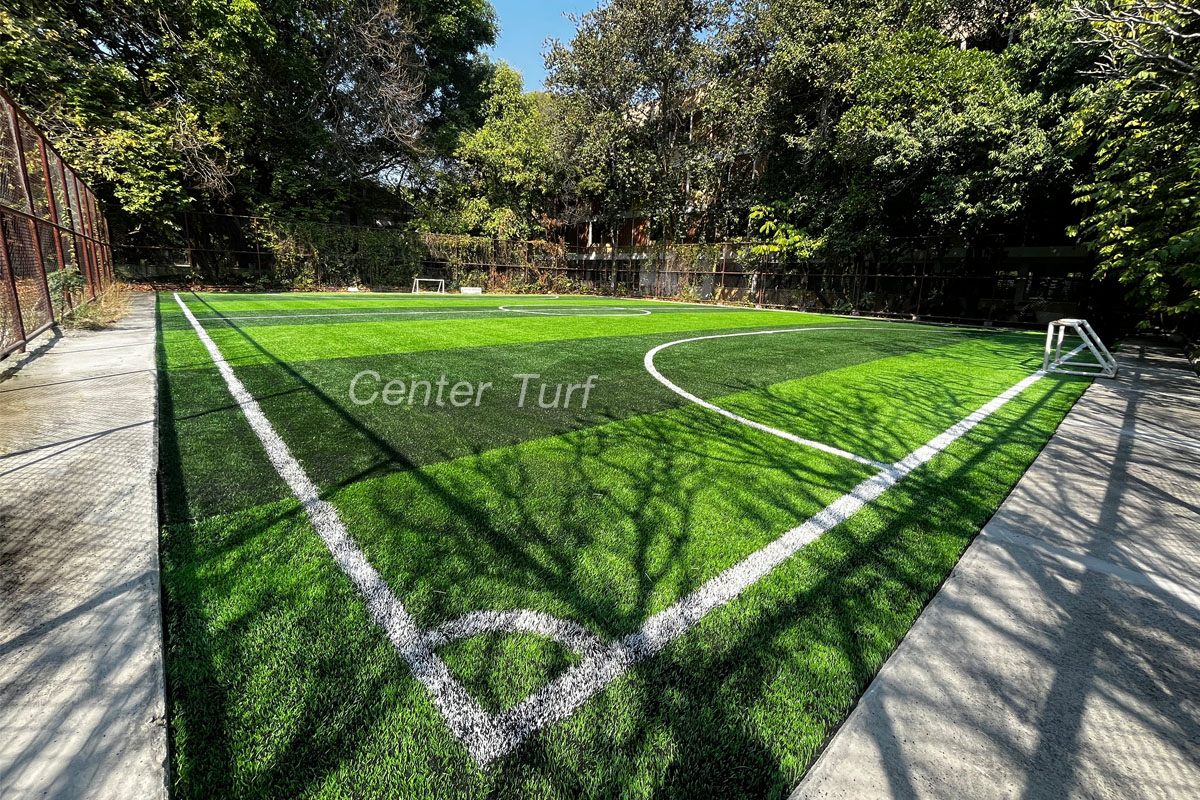 านรื้อถอนสนามฟุตบอลหญ้าเทียมเดิม@หอพักคณะแพทย์ชาย มช.