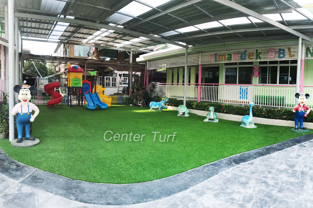 สนามเด็กเล่นหญ้าเทียม รร.พิมานเด็ก