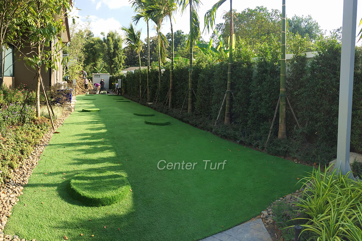 ติดตั้งหญ้าเทียม ปั้มนำมัน ปตท. อ.แม่ริม จ.เชียงใหม่