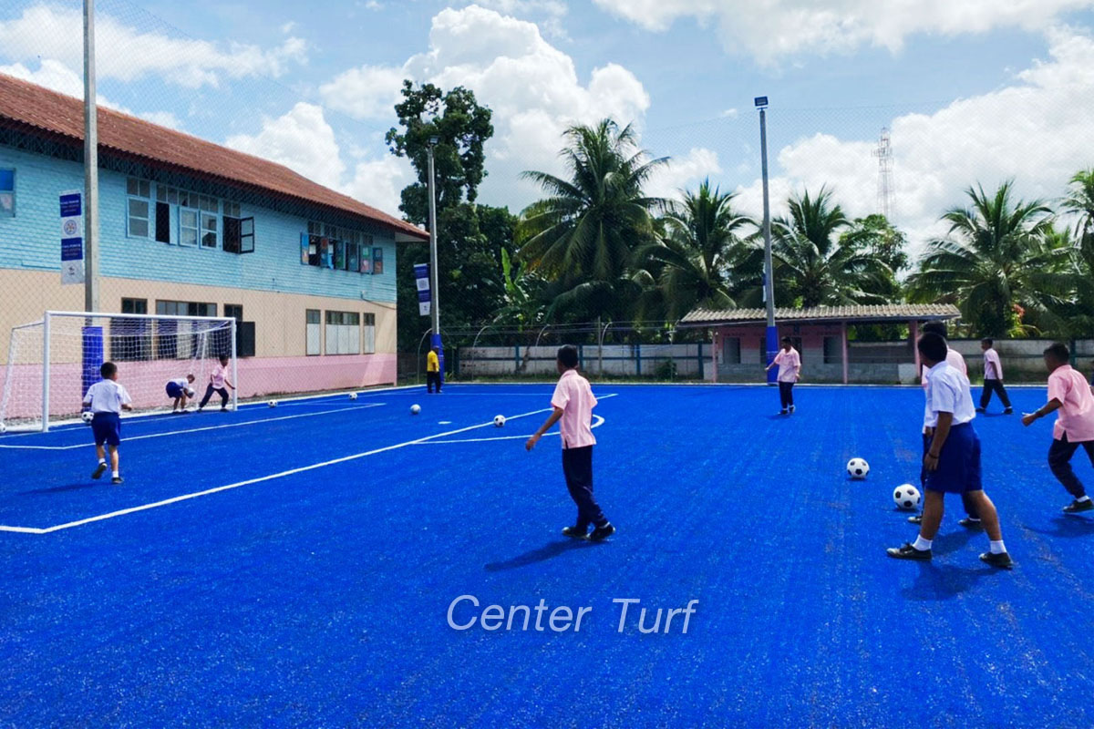 สนามฟุตบอลหญ้าเทียม King Power รร.อนุบาลป่าพะยอม จ.พัทลุง