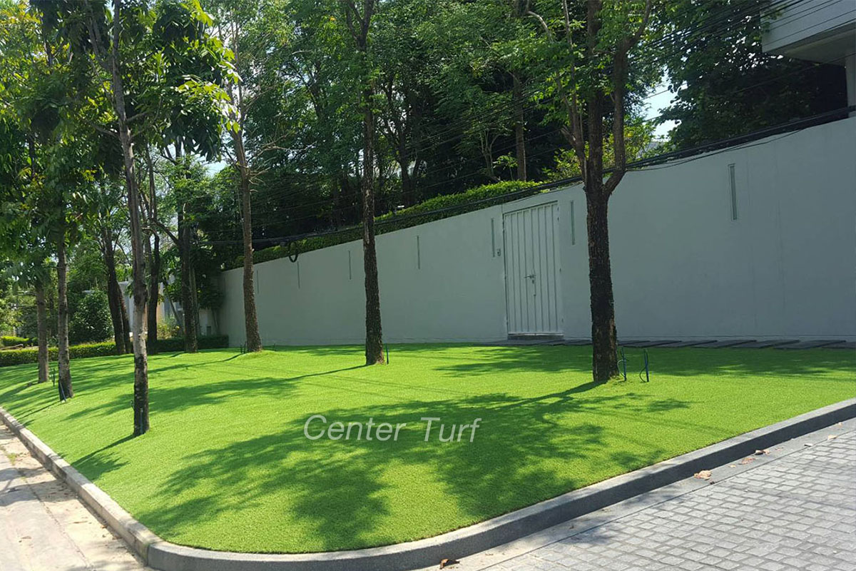 ตกแต่งสวนหญ้าเทียม ซอยประดิษฐ์มนูธรรม กรุงเทพฯ