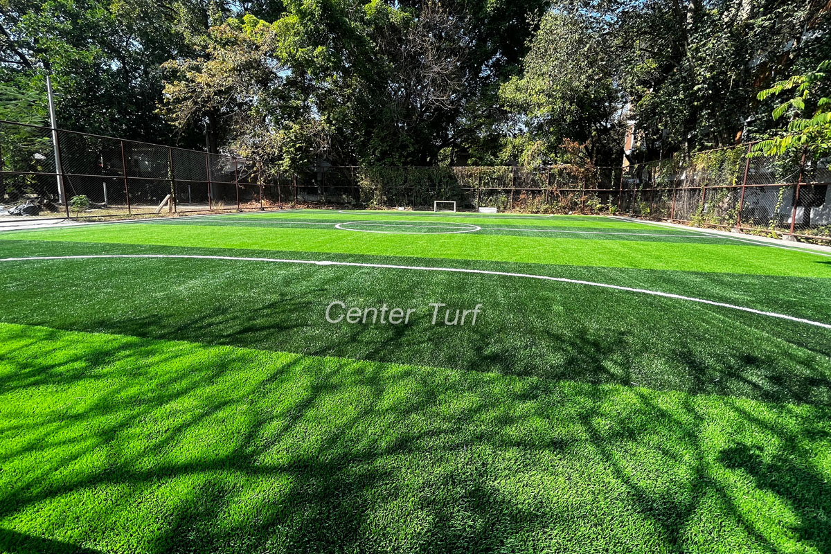 านรื้อถอนสนามฟุตบอลหญ้าเทียมเดิม@หอพักคณะแพทย์ชาย มช.