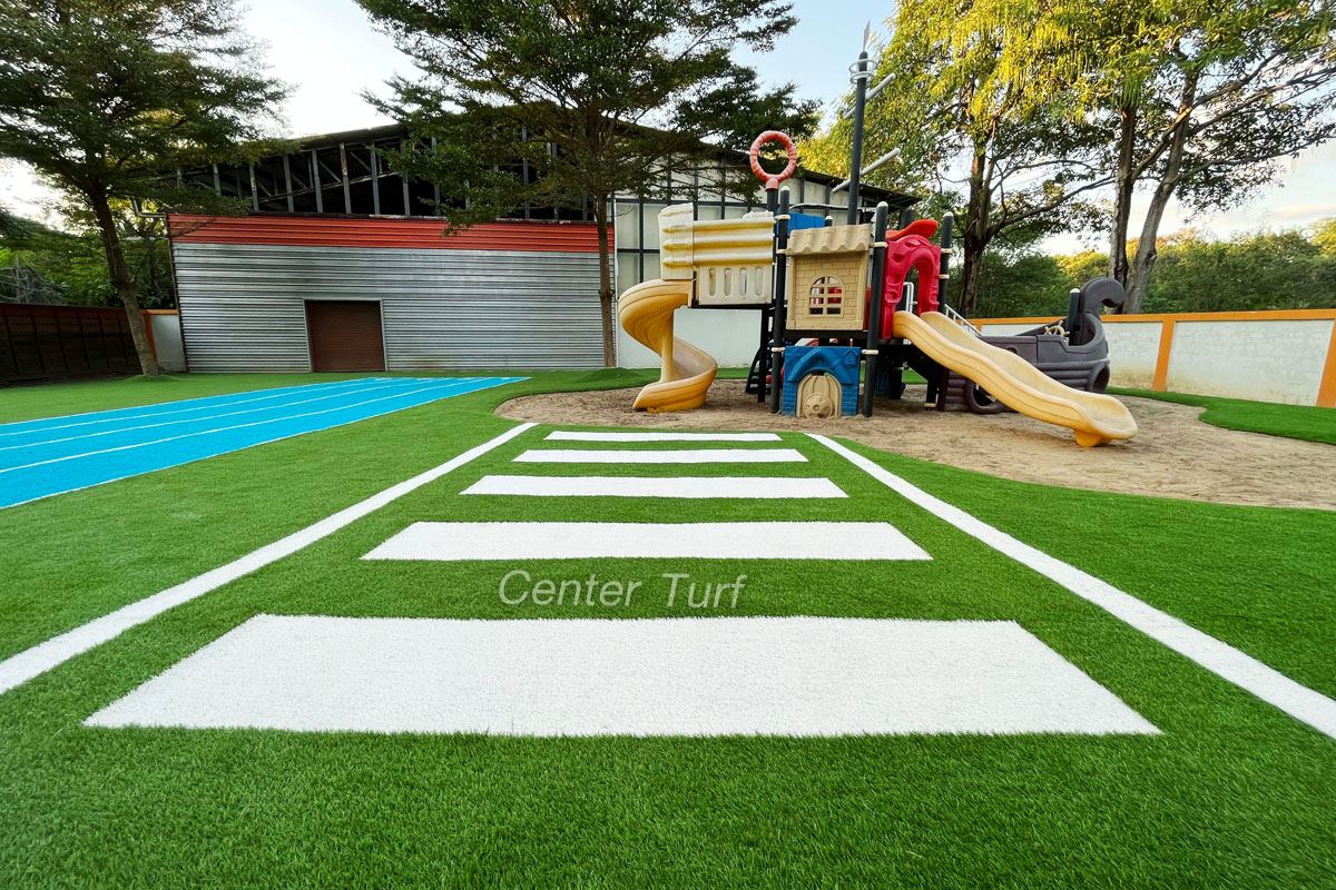 #CENTERTURF ได้มีการออกแบบเพิ่มเติมรายละเอียดเพื่อเสริมทักษะต่างๆและช่วยสร้างจินตนาการให้กับน้องๆหนูๆในระหว่างการเล่นสนุก
