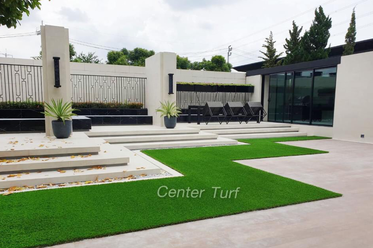 หญ้าเทียม x งานดีไซด์ เพิ่มความสวยงามให้พื้นที่หน้าบ้านด้วยหญ้าเทียม