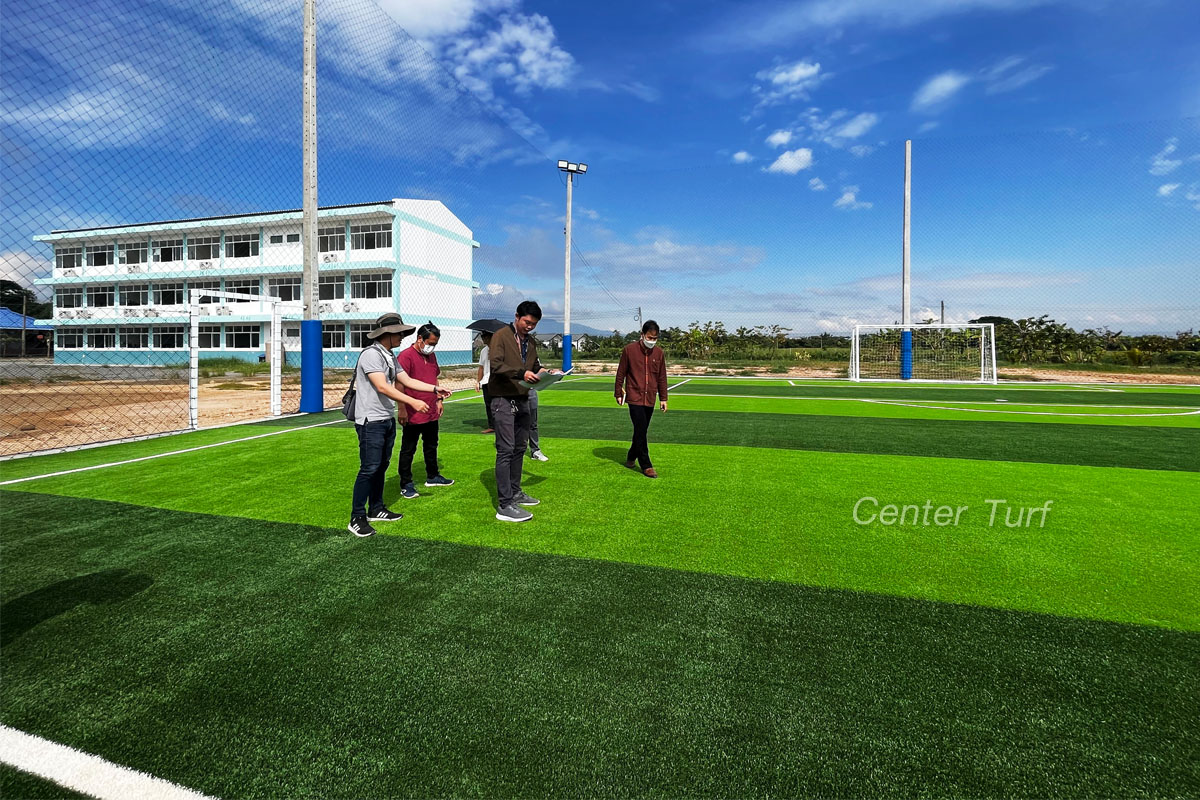 สนามฟุตบอลหญ้าเทียม โรงเรียนต้นแก้วผดุงพิทยาลัย จ.เชียงใหม่