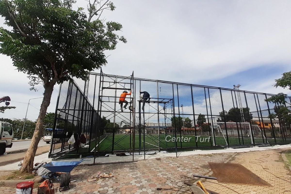 ปรับปรุงสนามฟุตบอลหญ้าเทียมยะลา