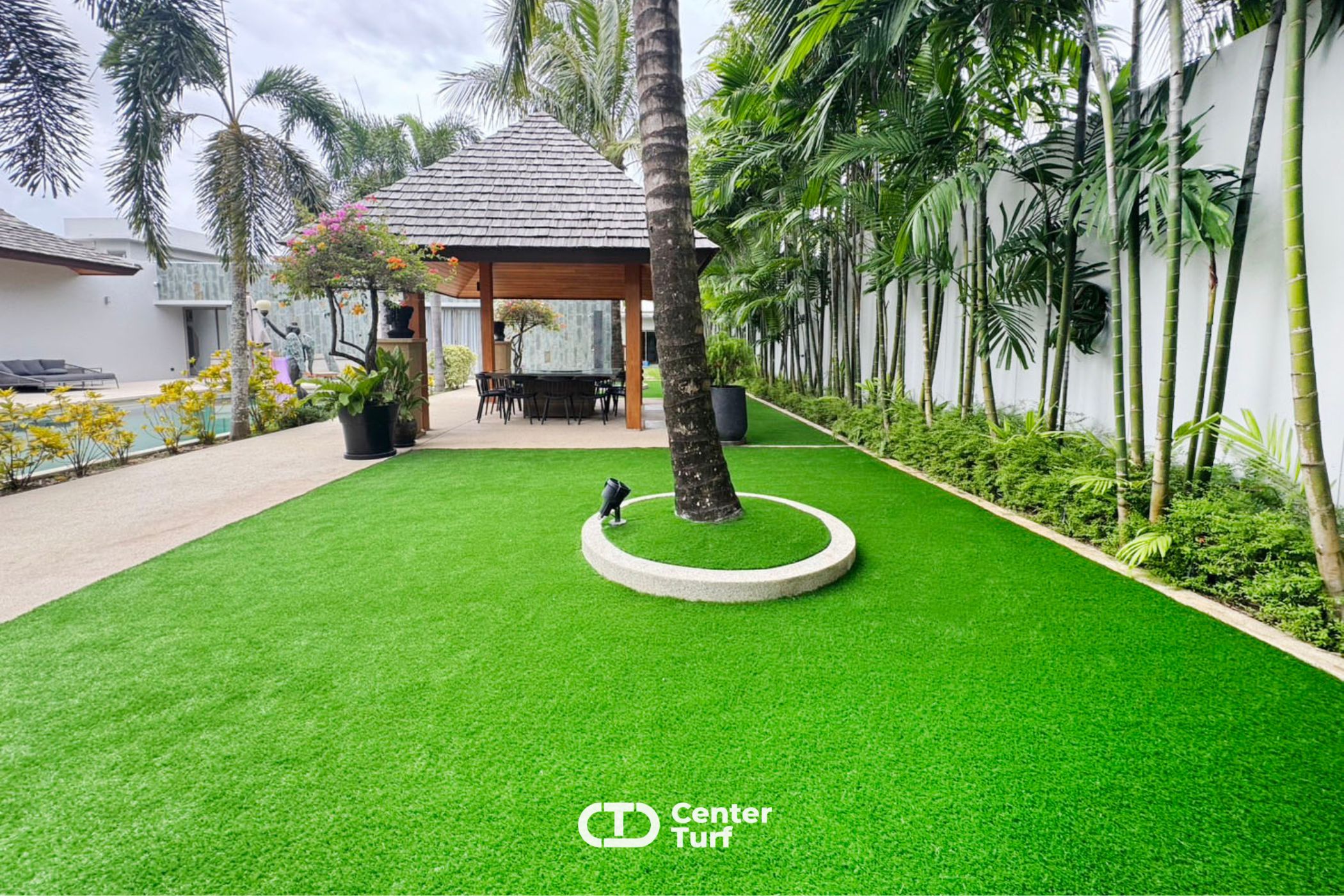 หญ้าเทียม”  ไม่ใช่แค่ของแต่งสวนแต่คือ สไตล์ ที่บ้านคุณต้องมี บ้านหรูดูดีขึ้นทันที แค่เปลี่ยนมุมธรรมดาให้เขียวพรีเมี่ยม