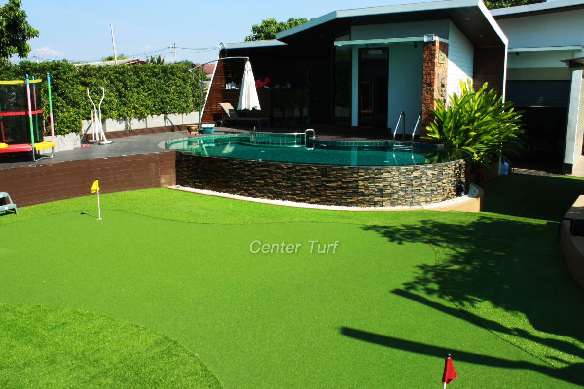 สนามหญ้าเทียมพร้อมพัตติ้งกรีน บ้านลูกค้า จ.เชียงใหม่