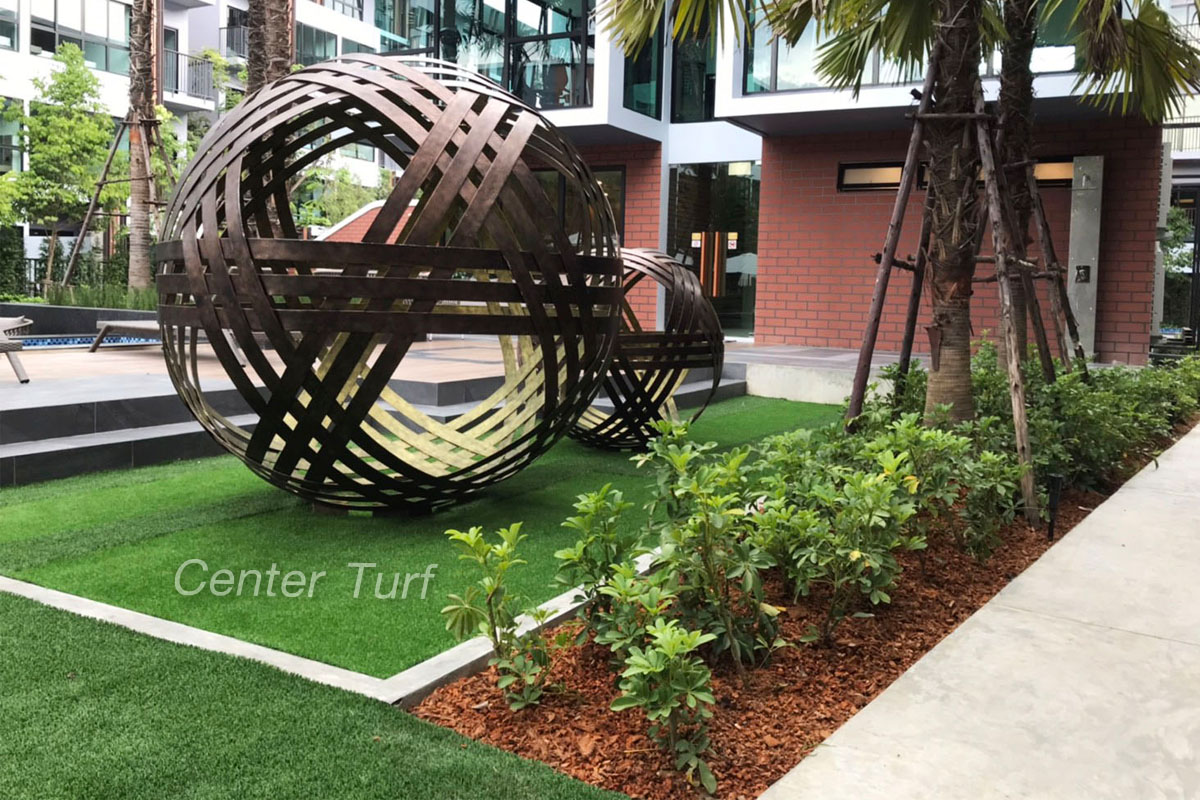 ติดตั้งหญ้าเทียม Arise Condo พื้นที่ส่วนกลาง