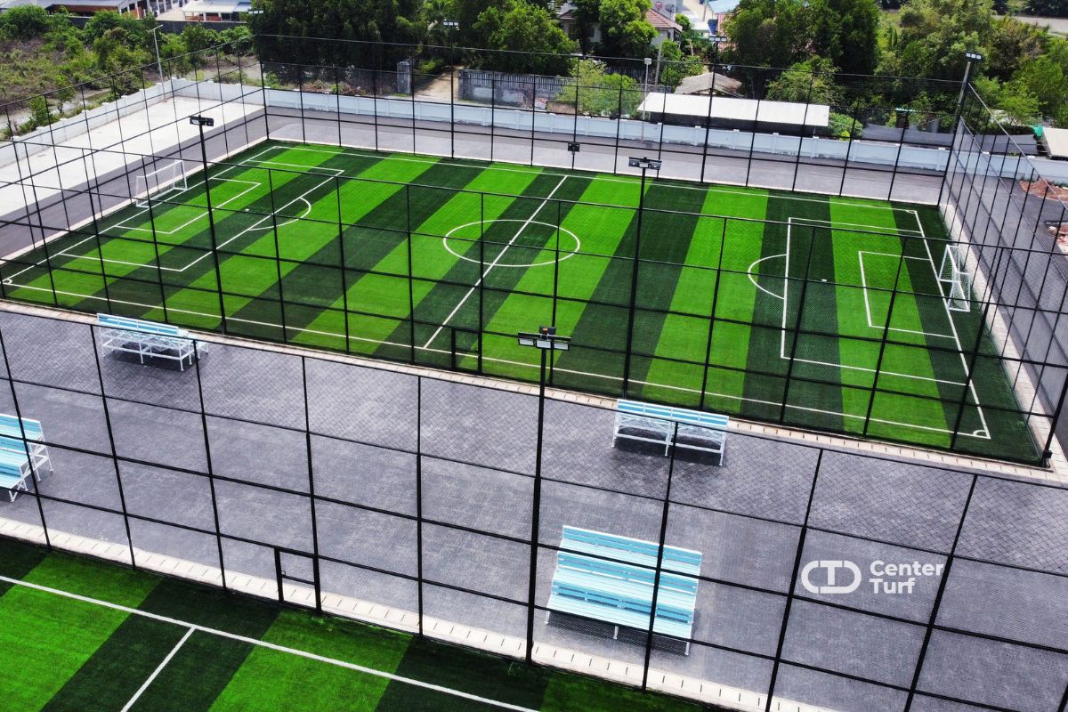 ส่งมอบสนามไปเป็นที่เรียบร้อยกับสนามฟุตบอลหญ้าเทียมคุณภาพสูง มาตรฐานการใช้งานระดับ FIFA