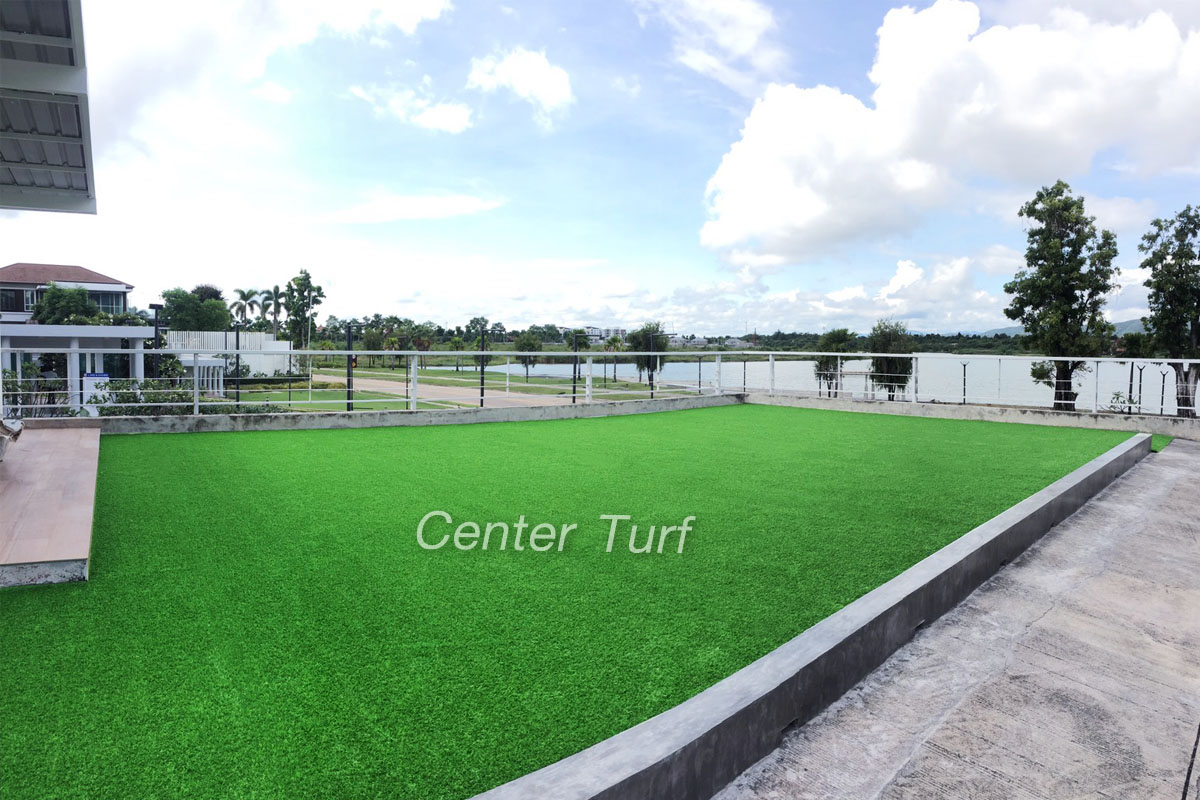 ลานอเนกประสงค์หญ้าเทียม โครงการแลนด์แอนด์เฮ้าส์สีวลี เลควิว