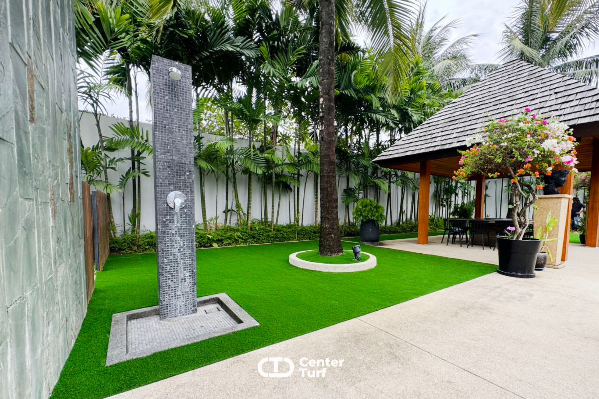 หญ้าเทียม”  ไม่ใช่แค่ของแต่งสวนแต่คือ สไตล์ ที่บ้านคุณต้องมี บ้านหรูดูดีขึ้นทันที แค่เปลี่ยนมุมธรรมดาให้เขียวพรีเมี่ยม