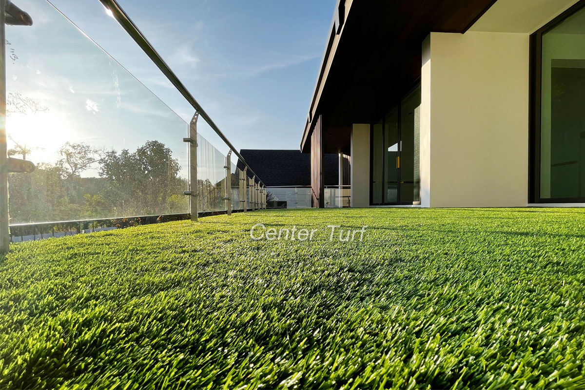 บ้านสวยได้ด้วยดีไซน์ ส่วนพื้นที่ต่างๆจะสวยเพิ่มมากขึ้นได้ต้องติดตั้งด้วยหญ้าเทียม Center Turf เท่านั้น