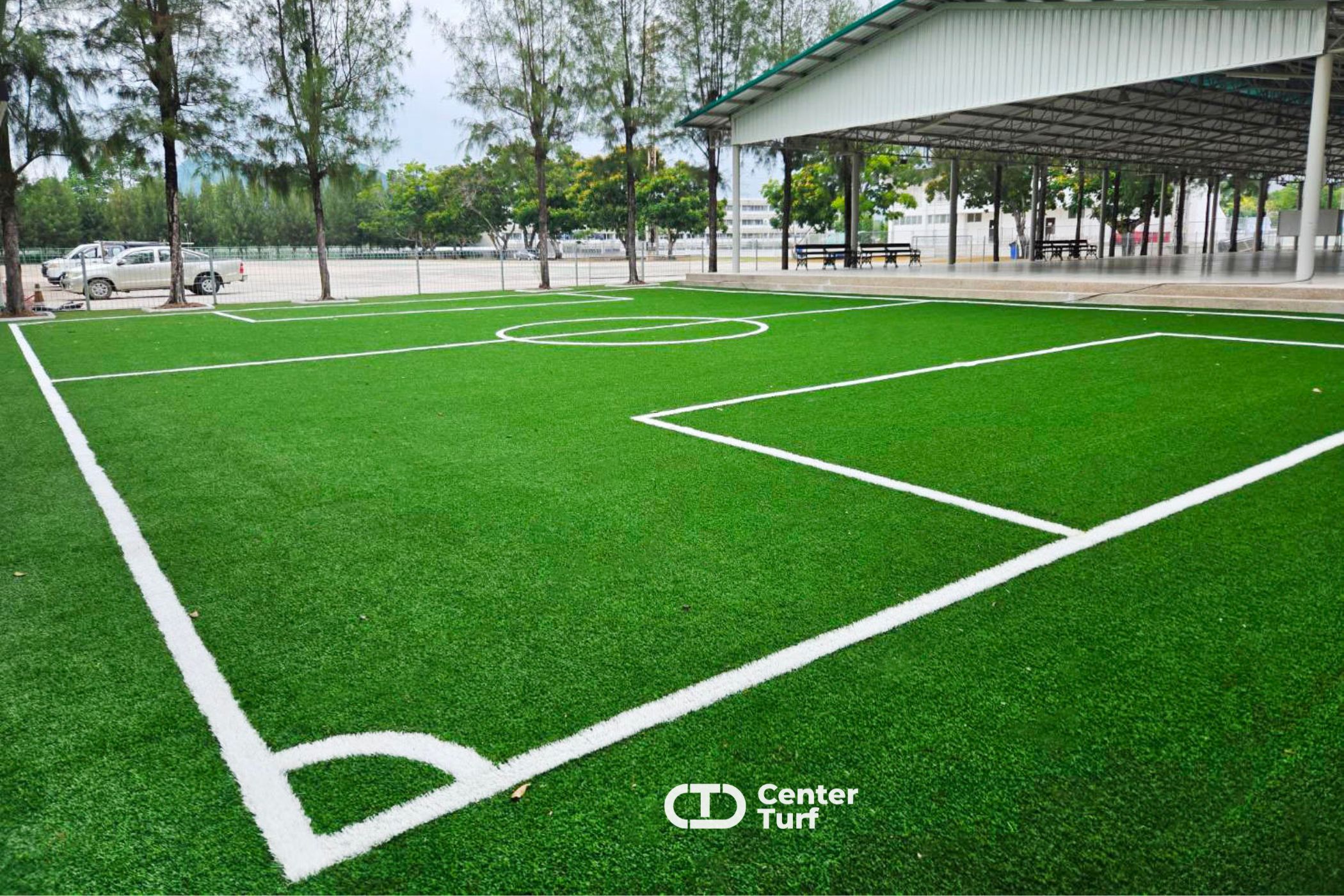 ช่วยสร้างจินตนาการแบบไม่มีที่สิ้นสุดบนพื้นหญ้าเทียมสีเขียวสดใสสบายตา 