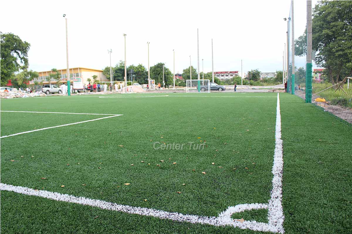 สนามบอลหญ้าเทียมลำพูนวอริเออร์คลับ