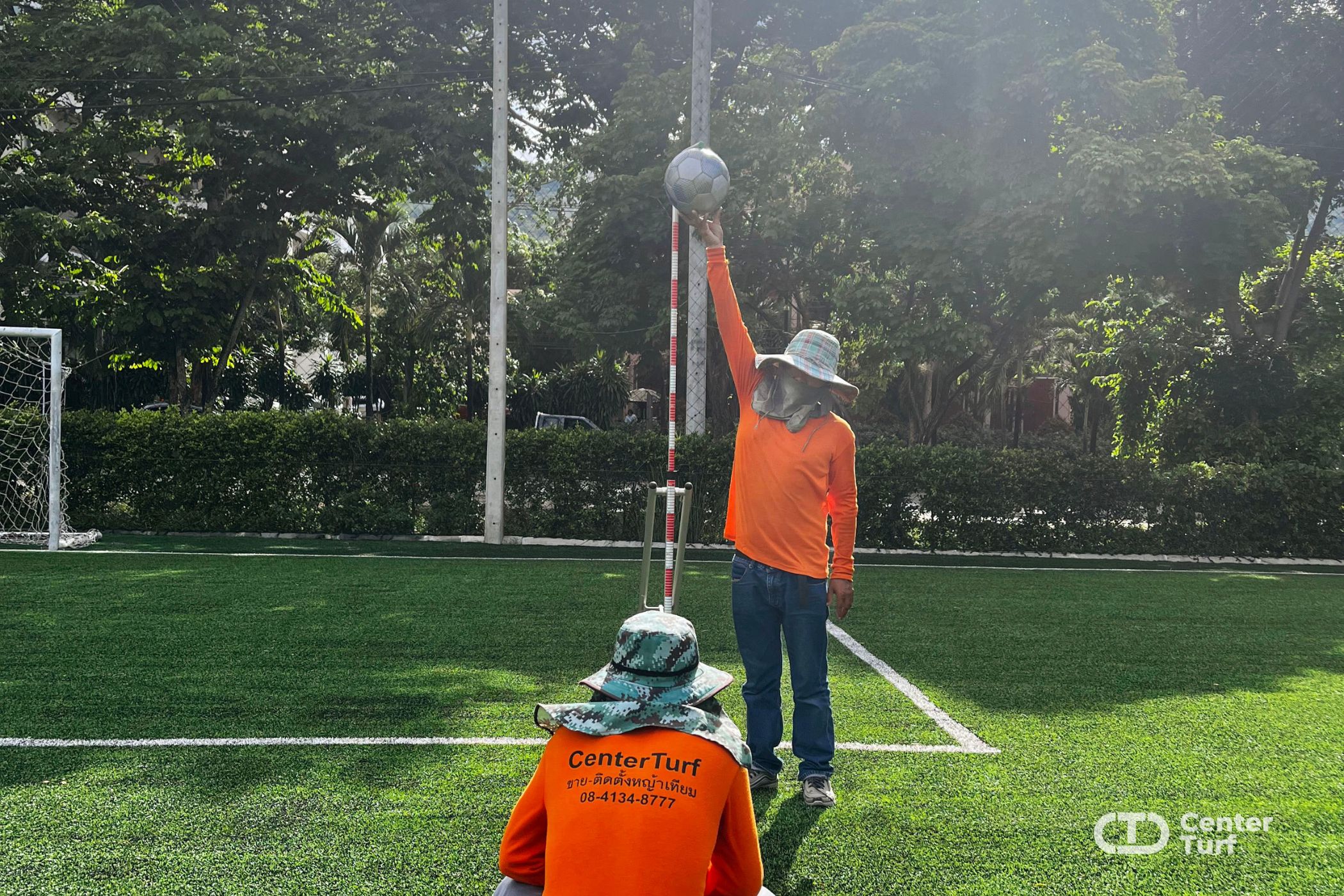 งานสร้างสนามฟุตบอลหญ้าเทียม โรงเรียนสาธิตมหาวิทยาลัยเชียงใหม่