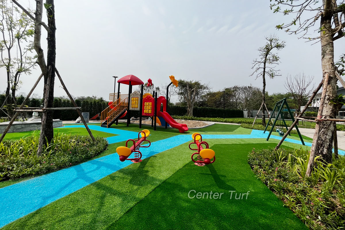 สนามเด็กเล่นหญ้าเทียม @โครงการอรสิริน Belive Sansai