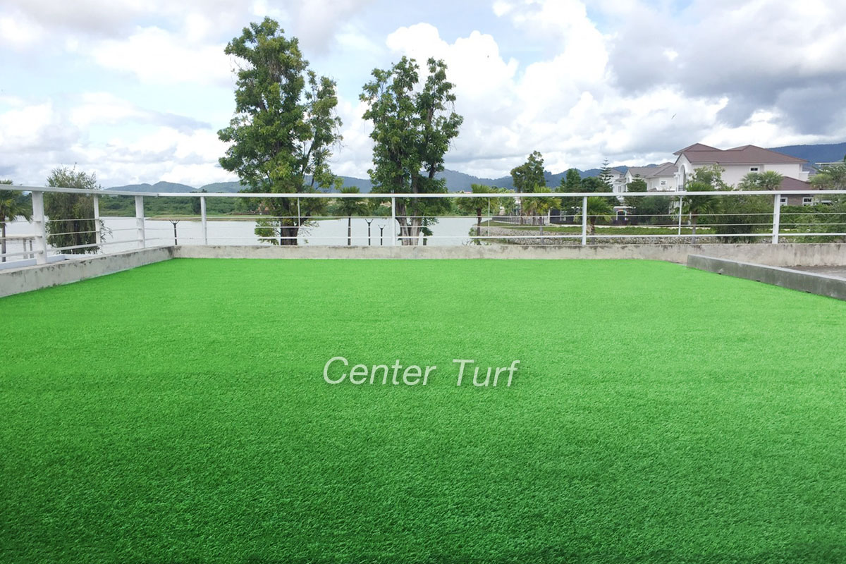 ลานอเนกประสงค์หญ้าเทียม โครงการแลนด์แอนด์เฮ้าส์สีวลี เลควิว