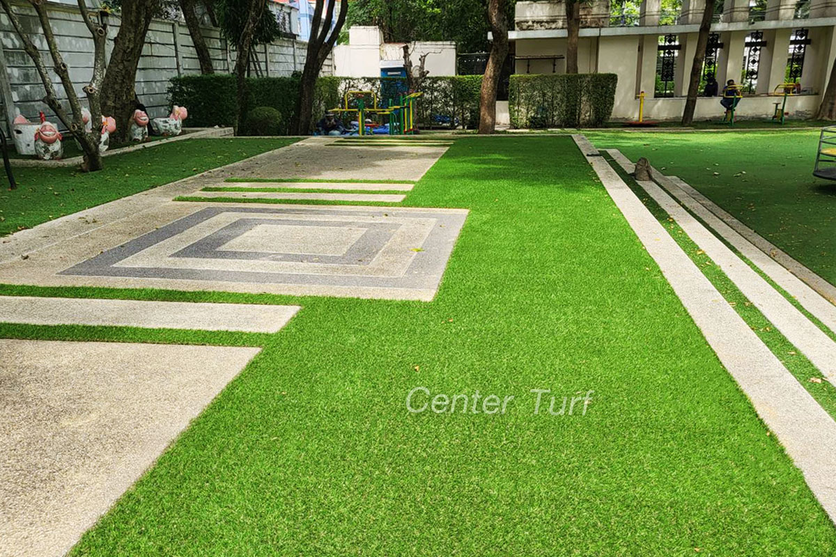 ตกแต่งสวนสวยด้วยหญ้าเทียมเกรดพรีเมี่ยม ความสูง 3 ซม. นุ่มทุกครั้งเมื่อได้สัมผัสคล้ายกับได้เดินเล่นในสนามหญ้าจริง
