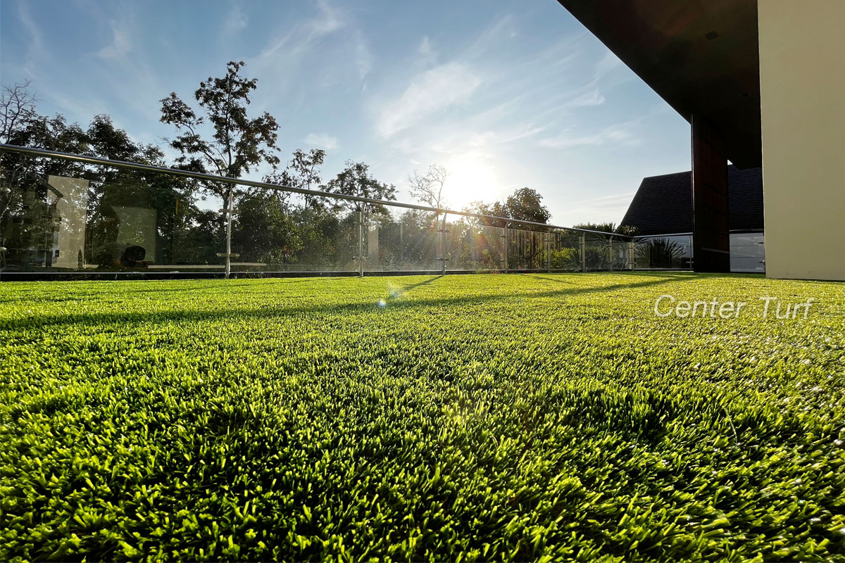 บ้านสวยได้ด้วยดีไซน์ ส่วนพื้นที่ต่างๆจะสวยเพิ่มมากขึ้นได้ต้องติดตั้งด้วยหญ้าเทียม Center Turf เท่านั้น