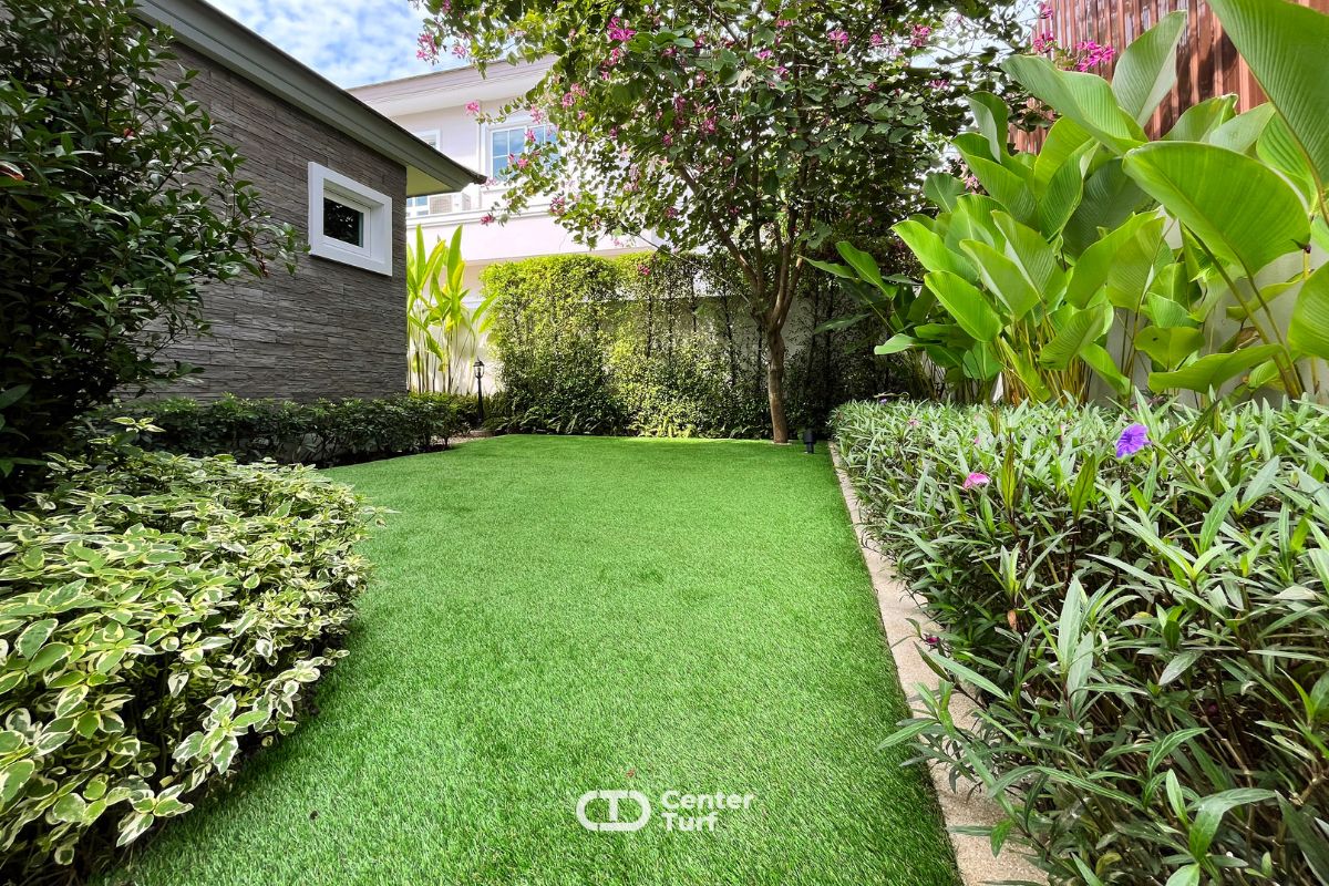 โดยเฉพาะสวนต้องสวยทุกครั้งเมื่อใช้งาน ตัดจบทุกปัญหากวนใจ  เพียงเลือกใช้หญ้าเทียม Center Turf