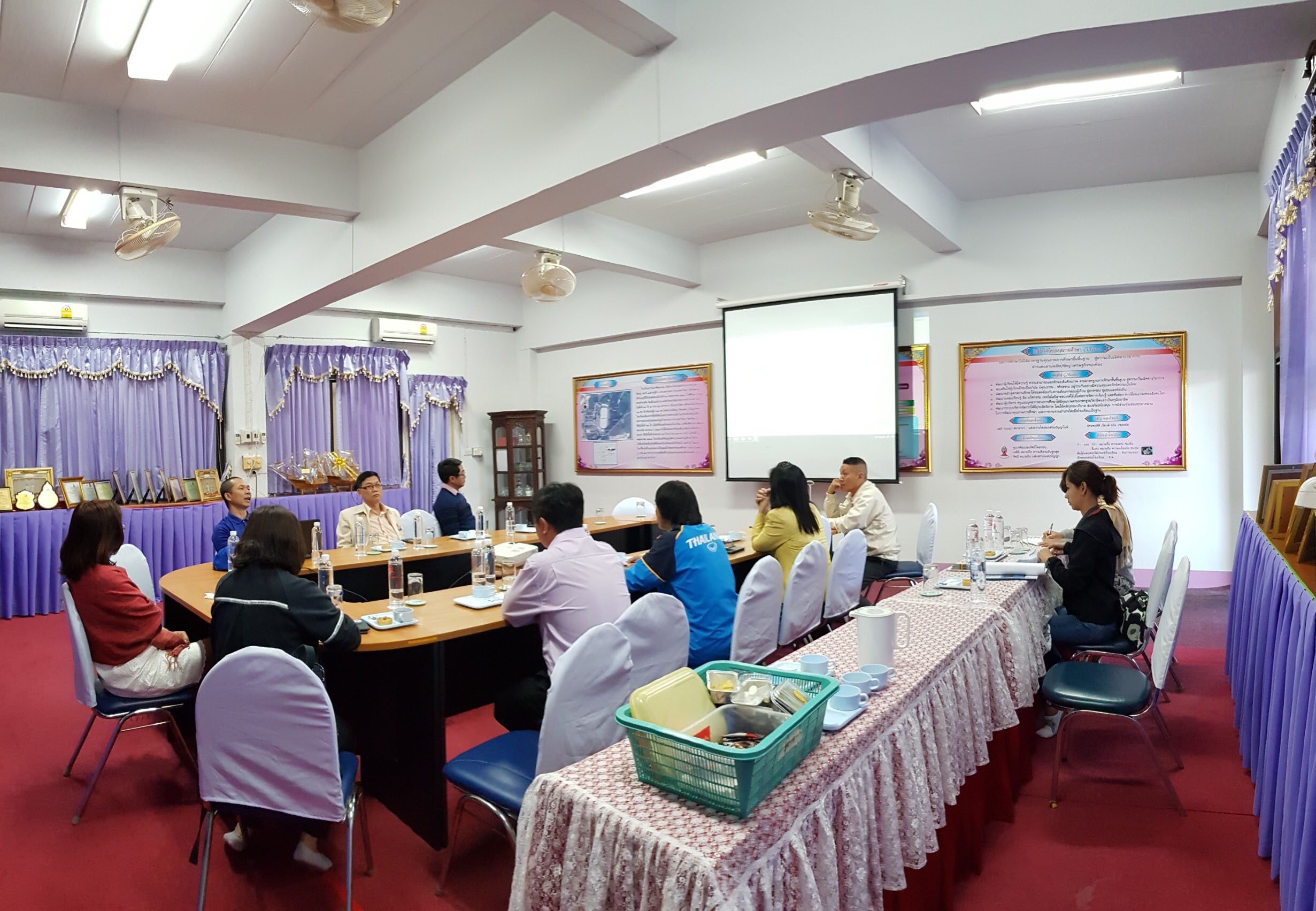 ส่งมอบงานเป็นสนามที่ 2 #สนามฟุตบอลหญ้าเทียมที่ได้มาตรฐาน. ภายใต้ชื่อ “ โครงการ 100 สนามฟุตบอล สร้างพลังเยาวชนไทย ”