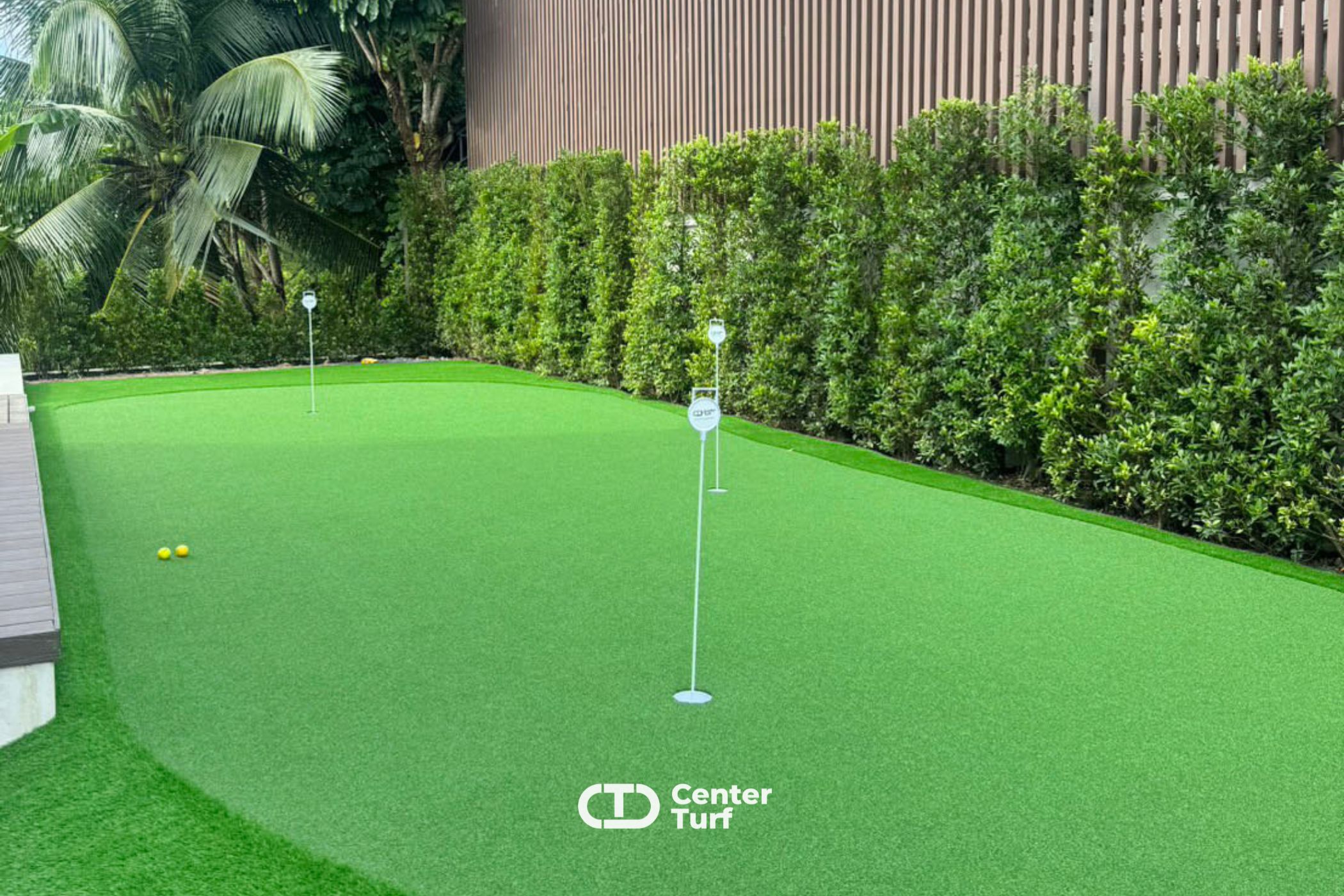 ไม่ต้องเสียเวลาเดินทาง ไม่ต้องดูสภาพอากาศ แถมยังใช้งานได้นาน  เหมือนมีสนามกอล์ฟส่วนตัวไว้ซ้อมในทุกวัน