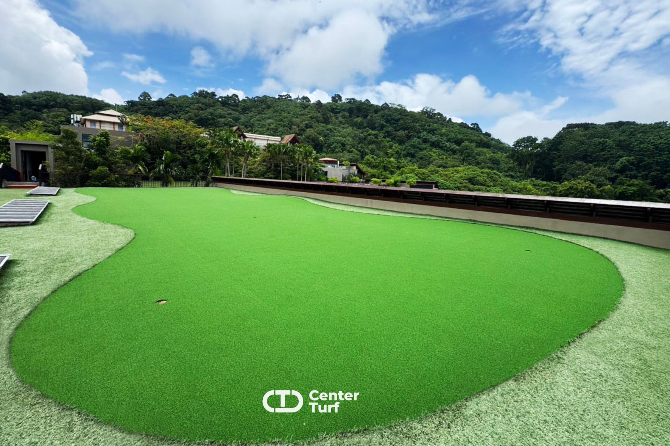 Location : โรงแรมอวิสต้า ไฮด์อเวย์ ภูเก็ต ป่าตอง