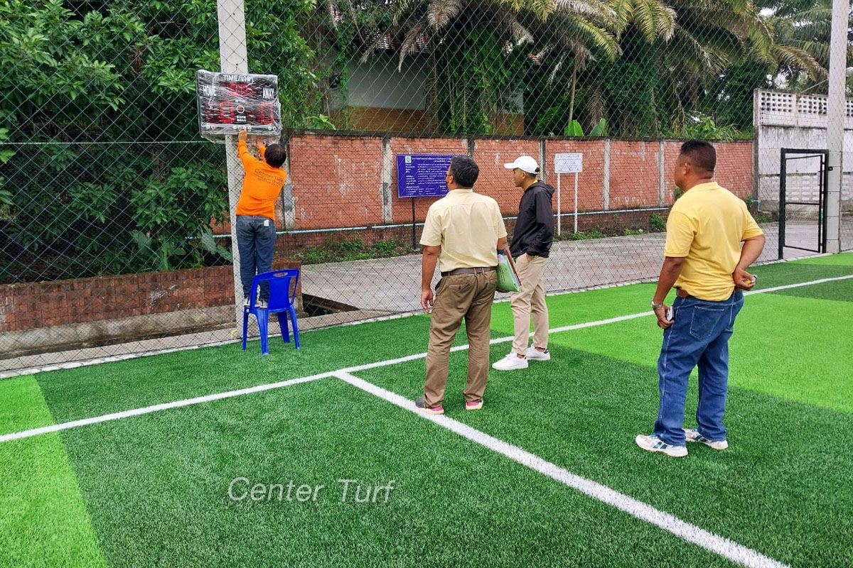 งานสร้างสนามฟุตบอลหญ้าเทียมเมืองนาสาร จ.สุราษฎร์ธานี