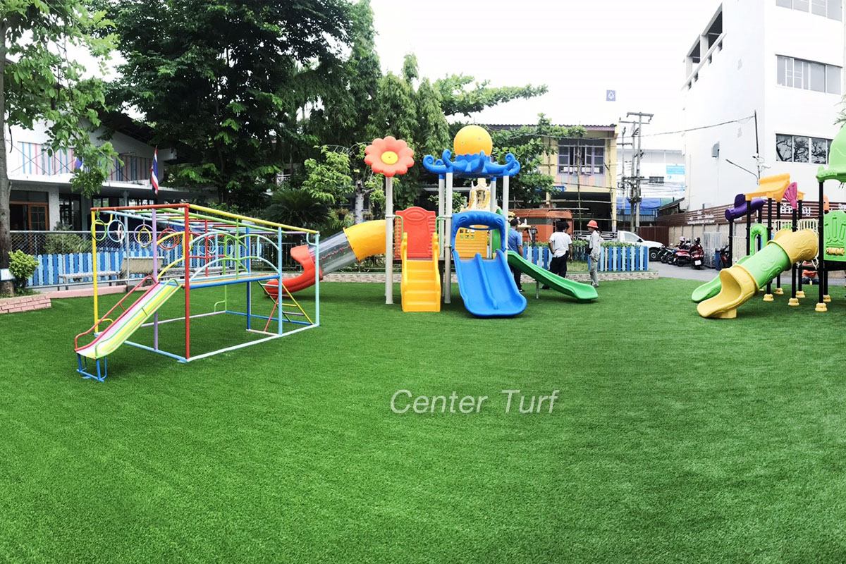 หญ้าเทียมสนามเด็กเล่น โรงเรียนโกวิทย์ธำรงค์ จ.เชียงใหม่