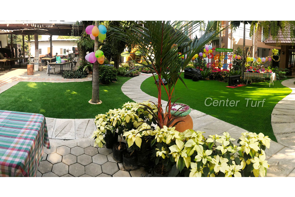 อีกหนึ่งทางเลือกสำหรับพื้นที่ในร่ม แดดส่องไม่ทั่วถึง หญ้าจริงอยู่ไม่ไหว