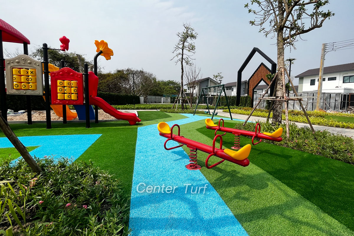 สนามเด็กเล่นหญ้าเทียม @โครงการอรสิริน Belive Sansai