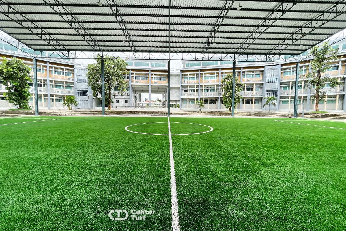 งานติดตั้งสนามฟุตบอลหญ้าเทียมในร่มจุดเริ่มต้นของการเฟ้นหาศักยภาพและความสามารถ