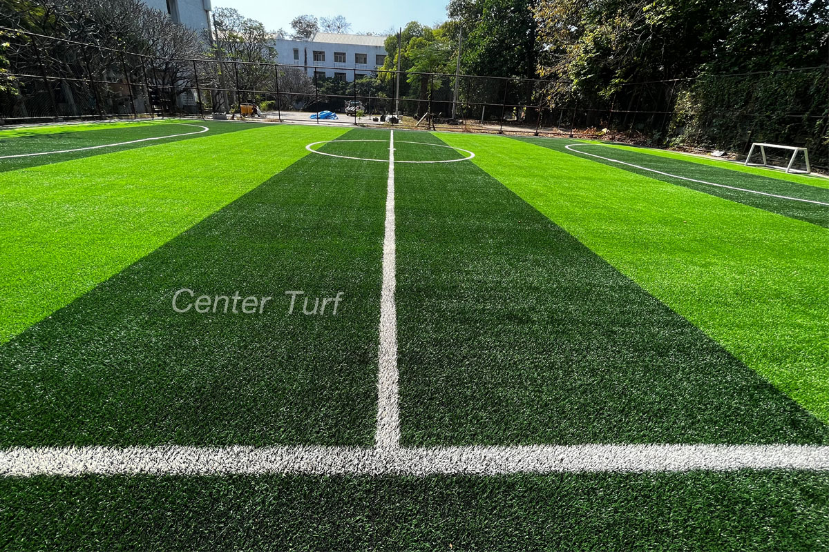 านรื้อถอนสนามฟุตบอลหญ้าเทียมเดิม@หอพักคณะแพทย์ชาย มช.