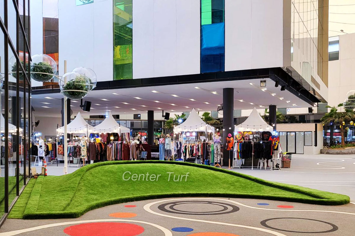 ติดตั้งหญ้าเทียมลานกิจกรรม @โครงการเพลินนารี่ มอลล์ วัชรพล