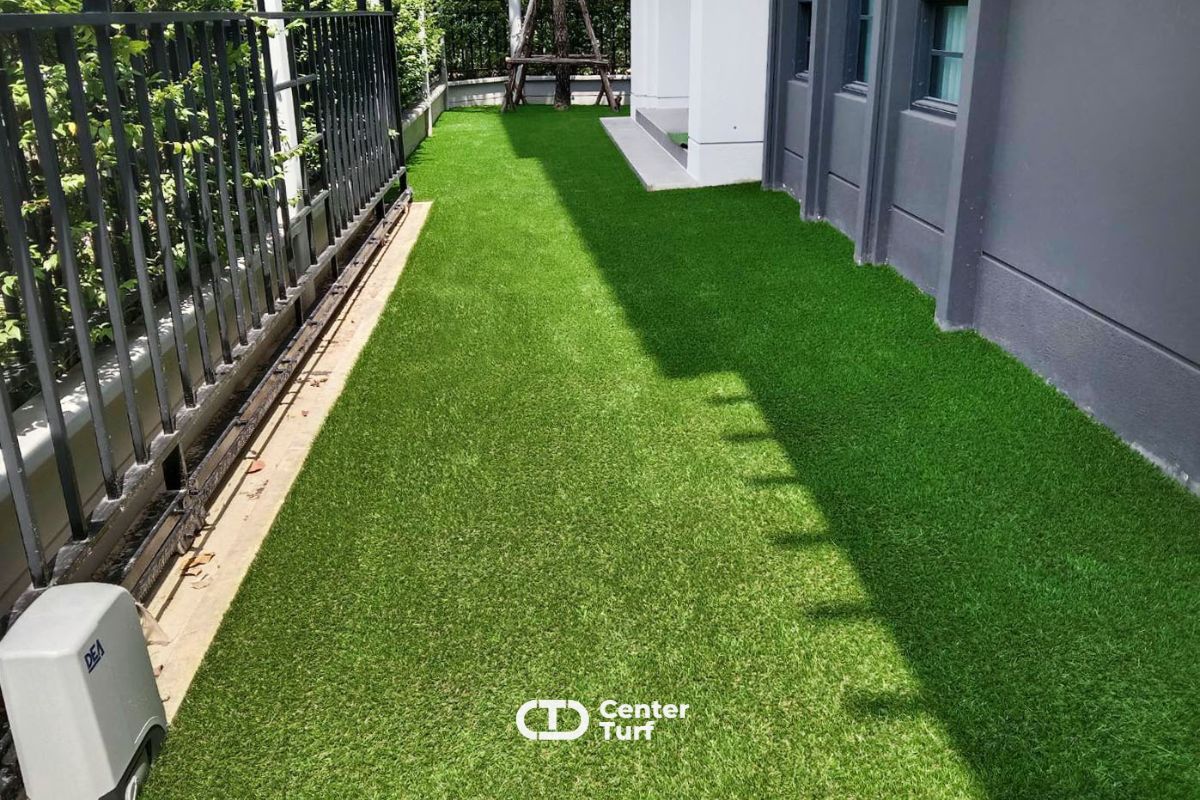 จัดสวนด้วยหญ้าเทียมคุณภาพสูง ช่วยประหยัดทั้งเวลาและค่าใช้จ่ายในการดูแล  เขียวสวย ทนทาน ติดตั้งครั้งเดียว ใช้งานได้ยาวนาน