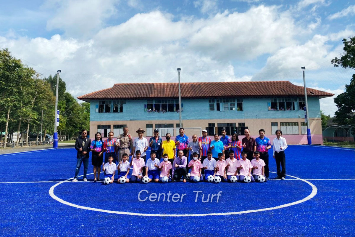 สนามฟุตบอลหญ้าเทียม King Power รร.อนุบาลป่าพะยอม จ.พัทลุง