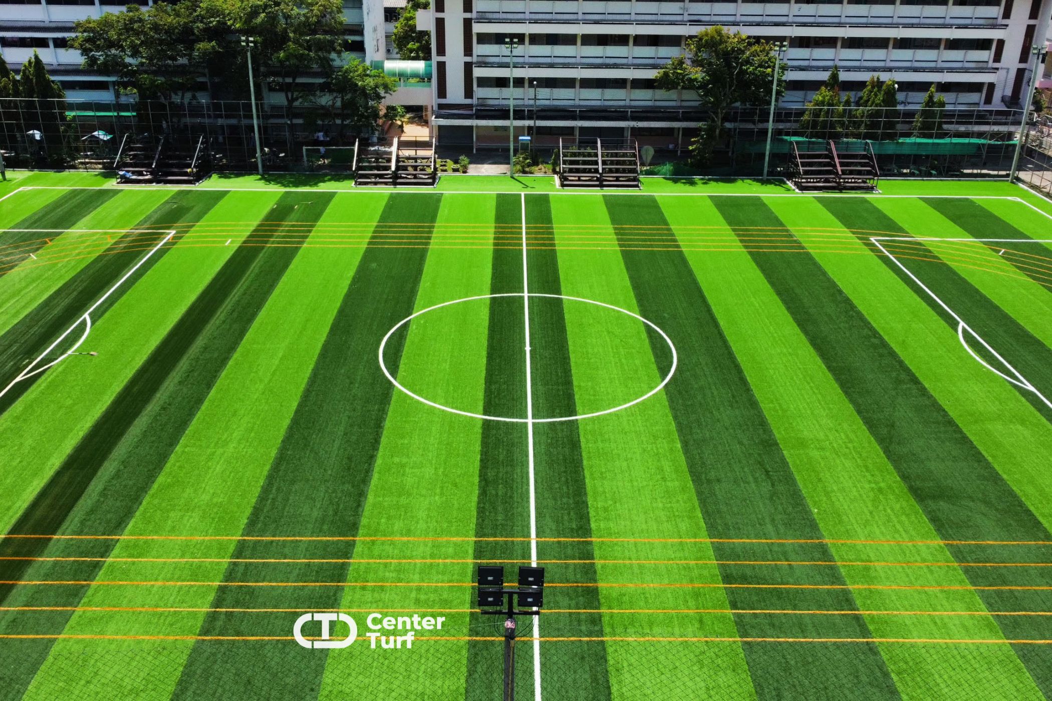 ส่งมอบสนามคุณภาพให้กับทางโรงเรียน เพื่อรองรับการใช้งานได้อย่างเต็มประสิทธิภาพ  หมดปัญหาเรื่อง น้ำขัง หรือ เม็ดยางลอย หลังฝนตกหนัก  เพราะเราใส่ใจระบบระบายน้ำของสนาม ซึ่งเป็นส่วนสำคัญในการใช้งานจริง