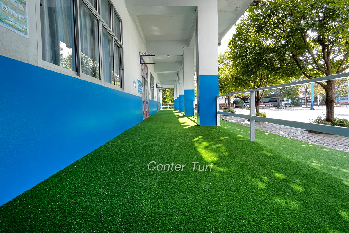 ติดตั้งหญ้าเทียมรอบอาคารเรียน @โรงเรียนต้นแก้วผดุงพิทยาลัย