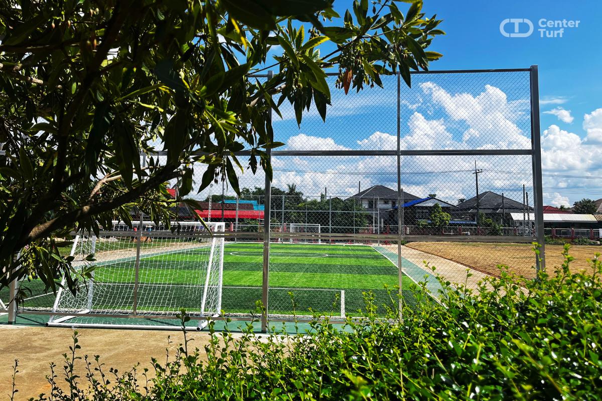 ผลงานติดตั้งสนามฟุตบอลตรงตามมาตรฐานด้วยหญ้าเทียมคุณภาพสูง