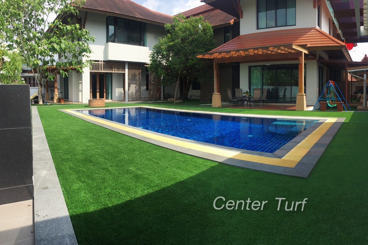 ติดตั้งหญ้าเทียมรอบสระว่ายน้ำ @บ้านลูกค้า จ.เชียงใหม่