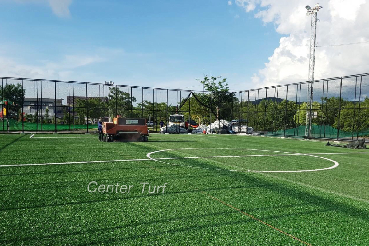 ปรับปรุงสนามฟุตบอลหญ้าเทียมยะลา