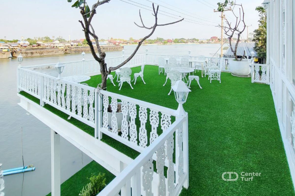งานติดตั้งหญ้าเทียมริมแม่น้ำ วิวส่วนตัวที่สร้างขึ้นเองได้ @บ้านพักส่วนตัว