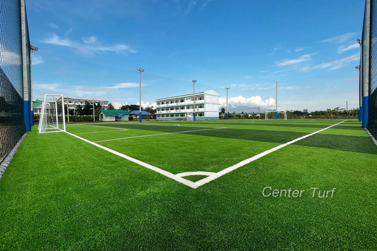 สนามฟุตบอลหญ้าเทียม โรงเรียนต้นแก้วผดุงพิทยาลัย จ.เชียงใหม่