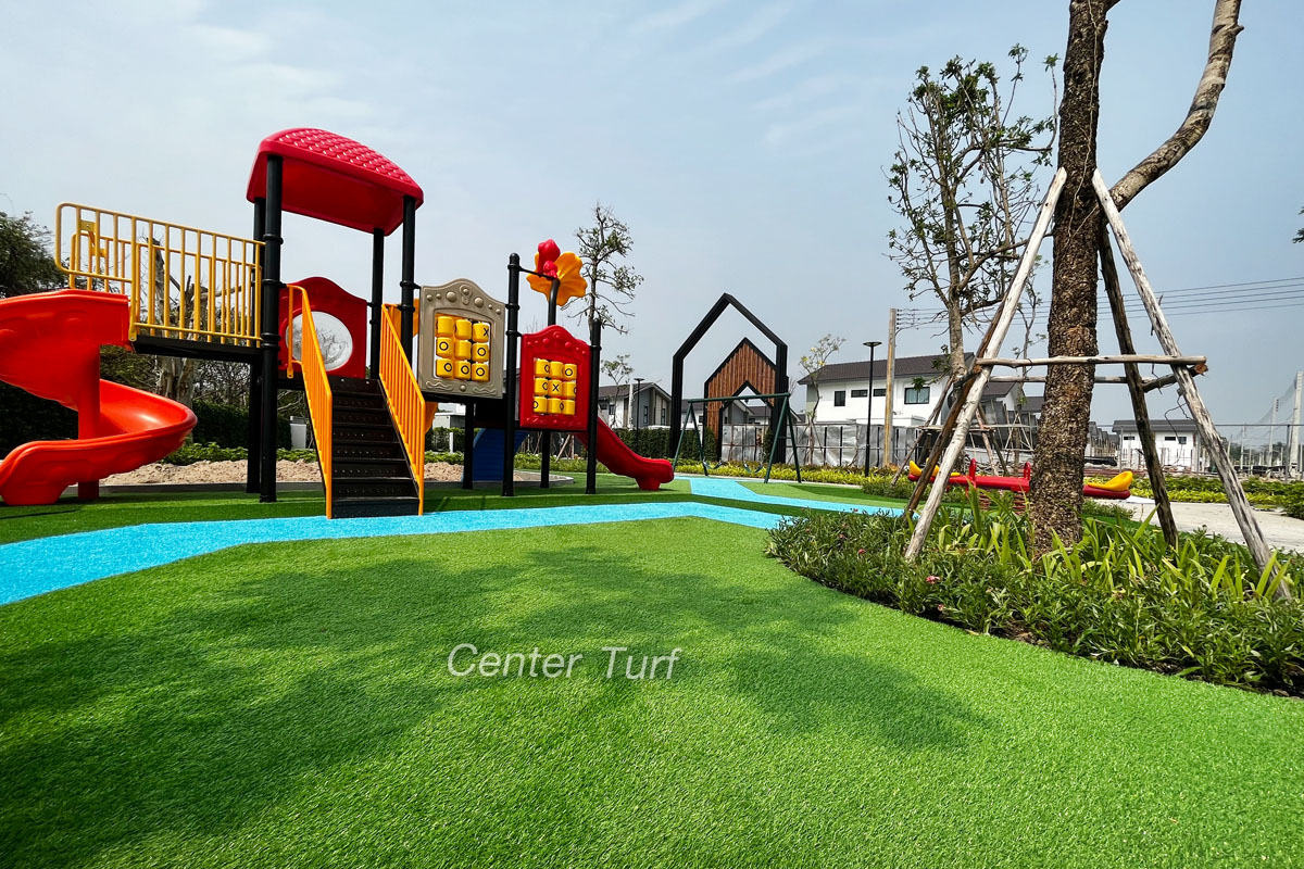 สนามเด็กเล่นหญ้าเทียม @โครงการอรสิริน Belive Sansai