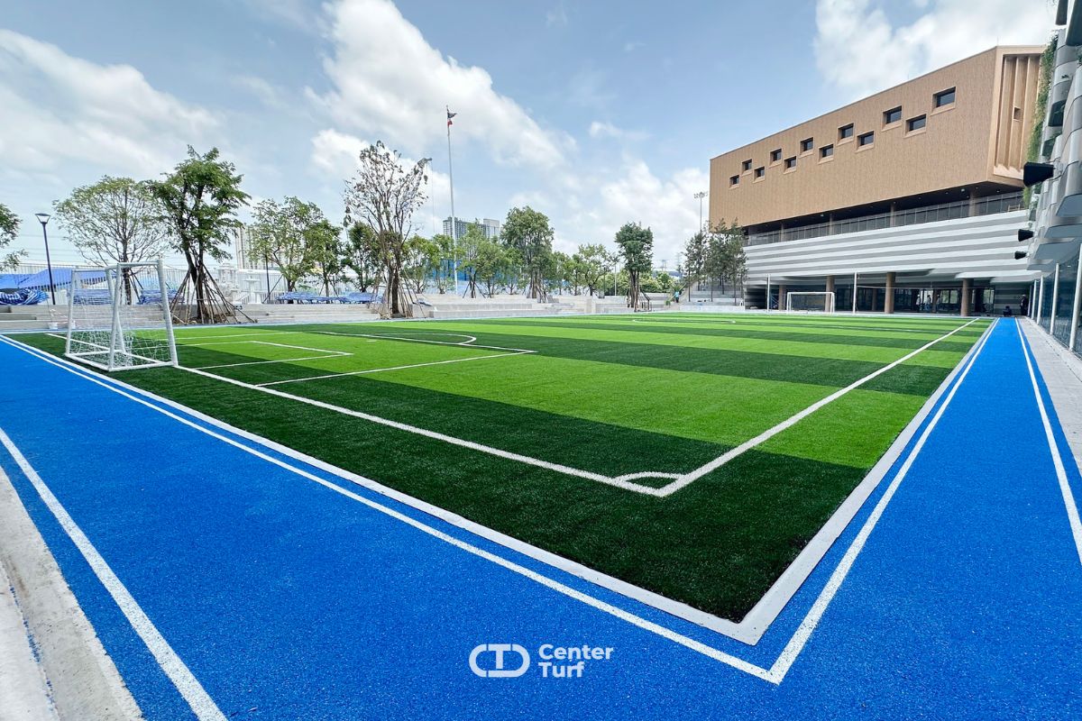 พร้อมลู่วิ่งสวยๆ เพื่อรองรับการบาดเจ็บด้วยระบบพื้นยางกันกระแทก (Shockpad)หนาพิเศษช่วยลดแรงกระแทกได้มากยิ่งขึ้น