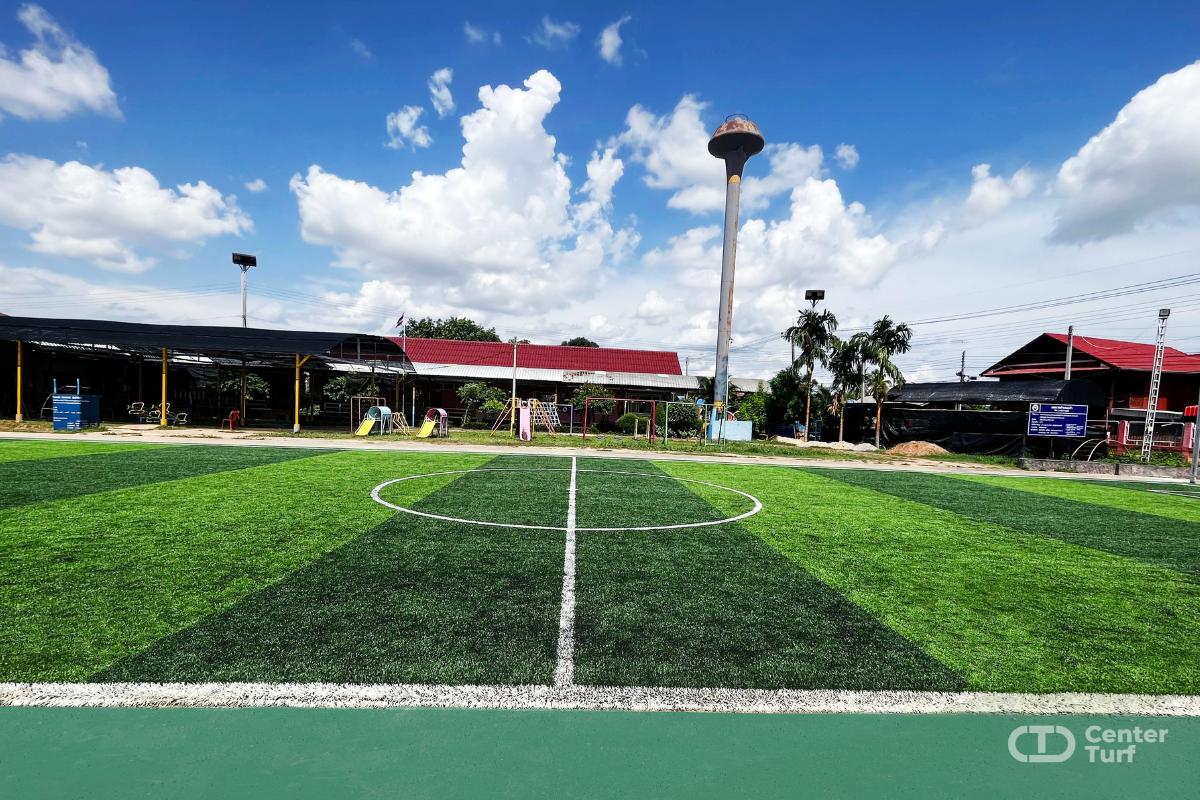 ผลงานติดตั้งสนามฟุตบอลตรงตามมาตรฐานด้วยหญ้าเทียมคุณภาพสูง