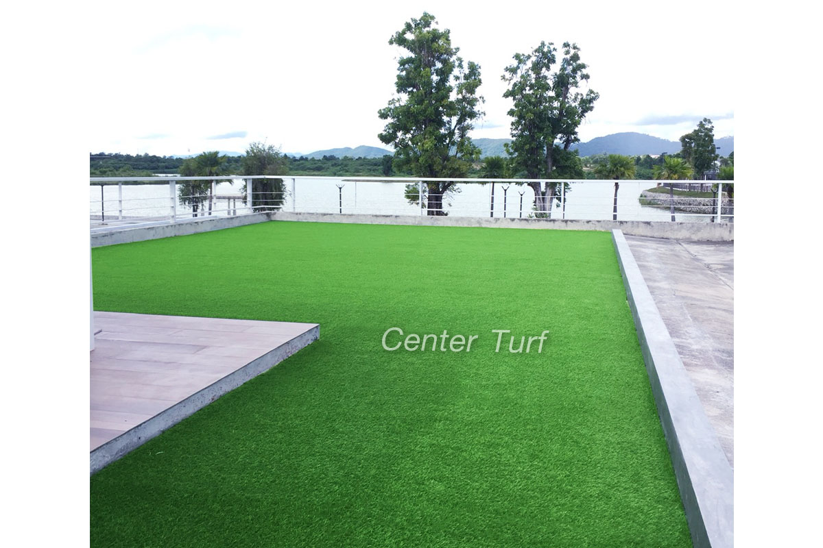 ลานอเนกประสงค์หญ้าเทียม โครงการแลนด์แอนด์เฮ้าส์สีวลี เลควิว